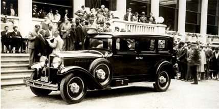 El AbadaL-Huppmobile acude a una competición automovilista, 1930